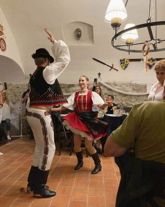 MS folk dance, Vývrtka