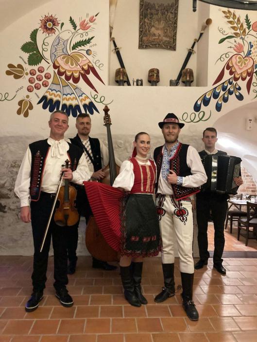 MS folk dance, Vývrtka