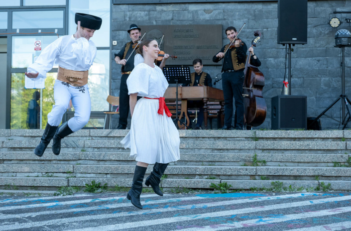 MS folk dance, Vývrtka