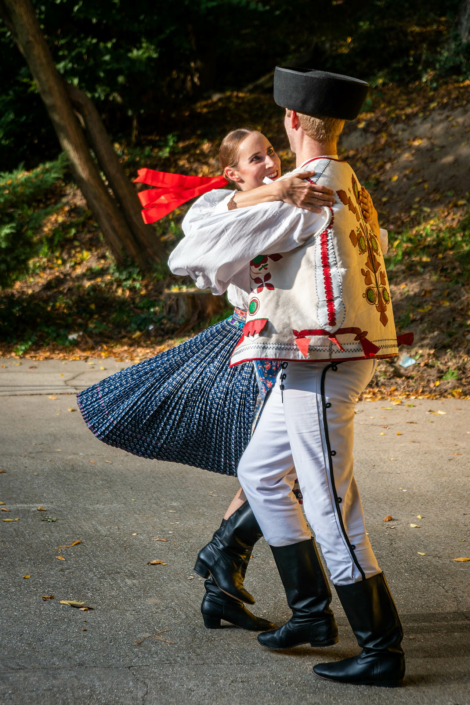 MS folk dance, Vývrtka